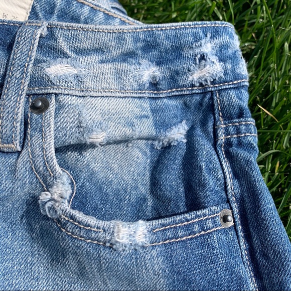 Hidden Jeans Raw Hem Distressed Patchwork Jeans - Picture 4 of 16